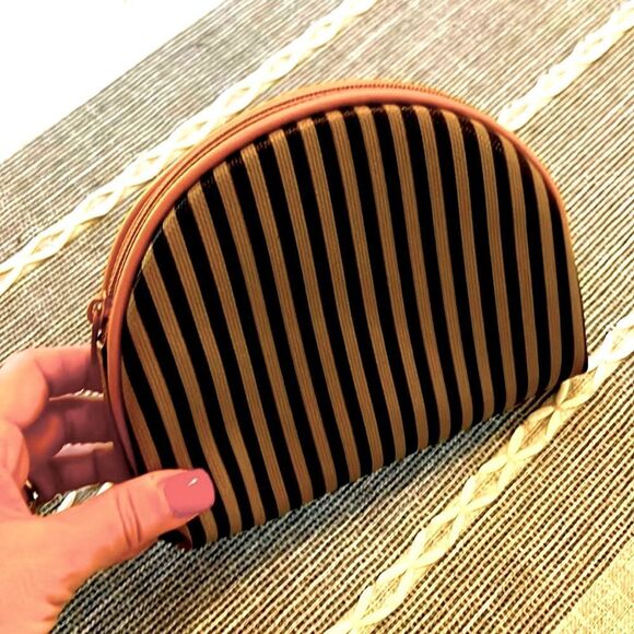 VTG? Chic French-Striped Crescent Moon Cosmetic Clutch - Picture 1 of 5